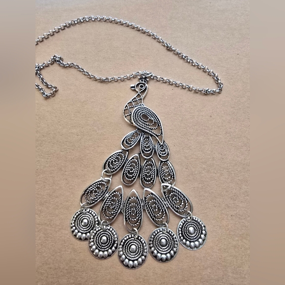 Elegant Silver Peacock Neclace And Earring Set - Picture 2 of 2